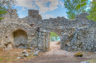 Албанија