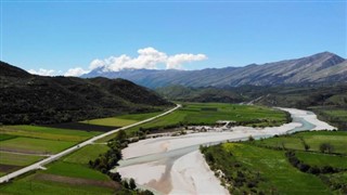 Албанија