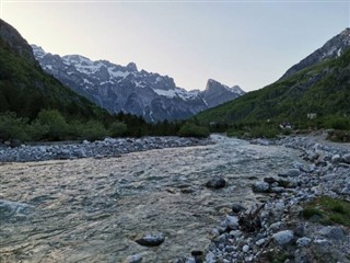 Албанија