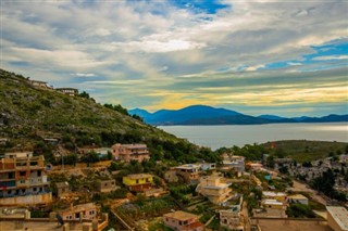 Албанија