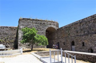 Албанија