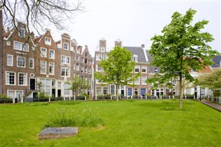 België